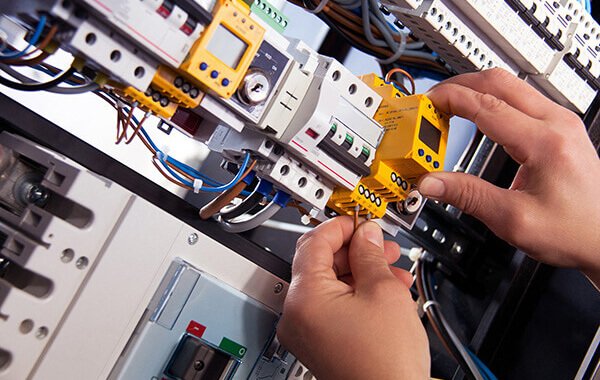 electrician-img03.jpg